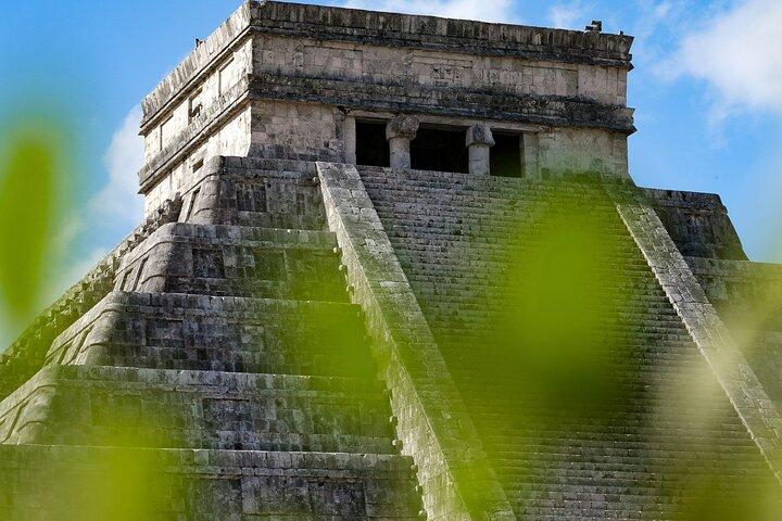 Merida: Chichen Itza, Izamal e Cenote con pranzo e prelievo