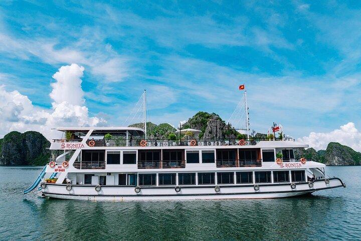 Hanoi: Bonita Overnight Cruise através de Lan Ha Bay & Cat Ba Island