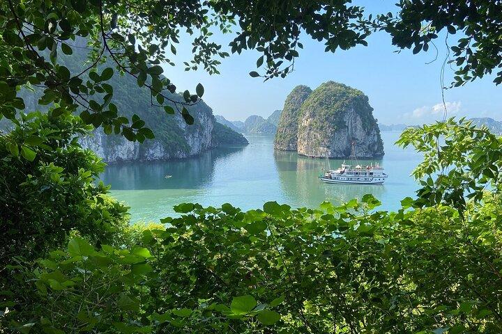 Hoteller i nærheden af Bai Tu Long Bay Cruise – 3D2N Experience