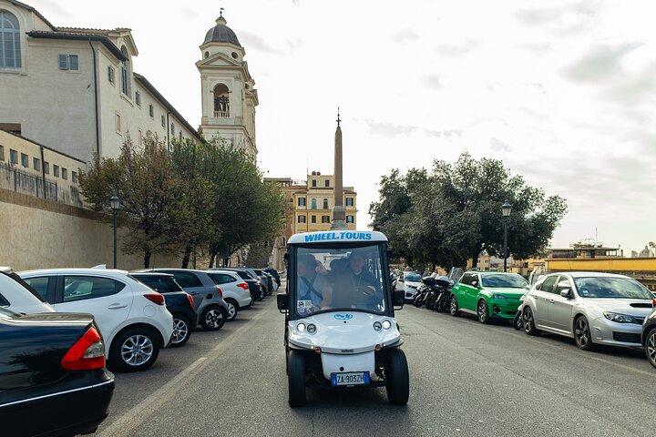 Recorrido guiado por Roma por la ciudad en carrito de golf con helado