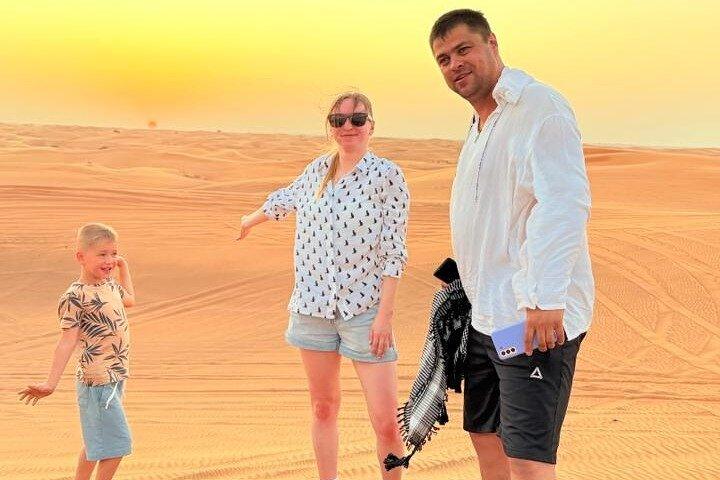 Abu Dhabi Dune Bashing, Sand Surfing, Camel Ride og BBQ Dinner