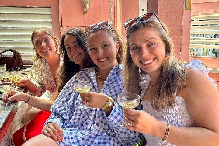 Sorseggia la storia nella cabina del sole