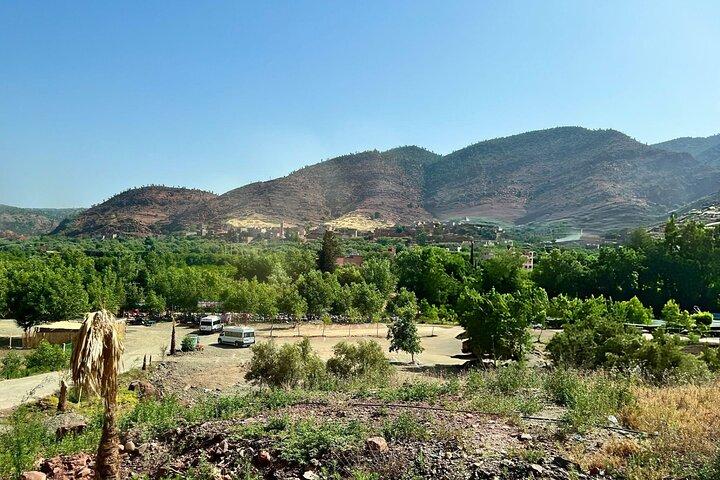 オウリカ渓谷のアトラス山脈で終日観光