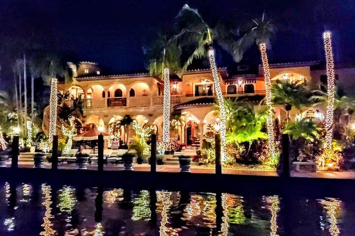 SHARED - 2h Holiday Lights Cruise Tour in Fort Lauderdale (6pax)