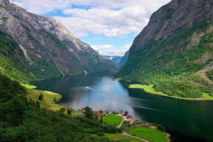 Private Tour - Viking Village, Nærøyfjord Cruise & Flåm Railway