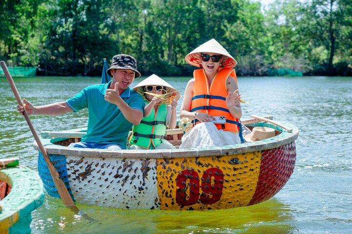 Båttur med bambukorg i Phu Quoc