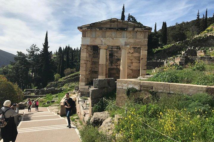 From Athens: Delphi Meteora Thermopylae 2 Days Private Tour