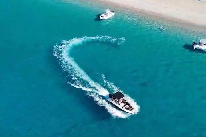 リナボートでサランダの海岸アドベンチャーシュノーケリングの旅リスト