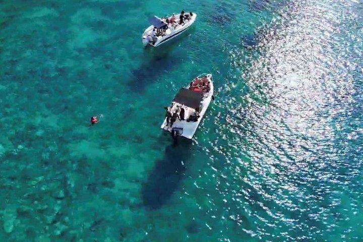 リナボートでサランダの海岸アドベンチャーシュノーケリングの旅リスト