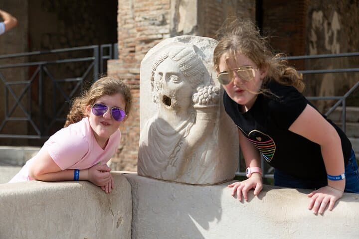 Tour of Pompeii for families with Transfer from Naples & Sorrento