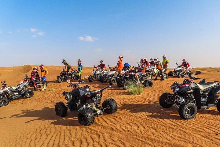VIP Red Dune Safari mit Live Shows & Grillabend Kamelritt