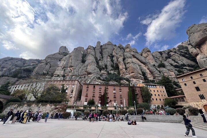 Excursión privada de un día a Barcelona, Montserrat y Park Güell