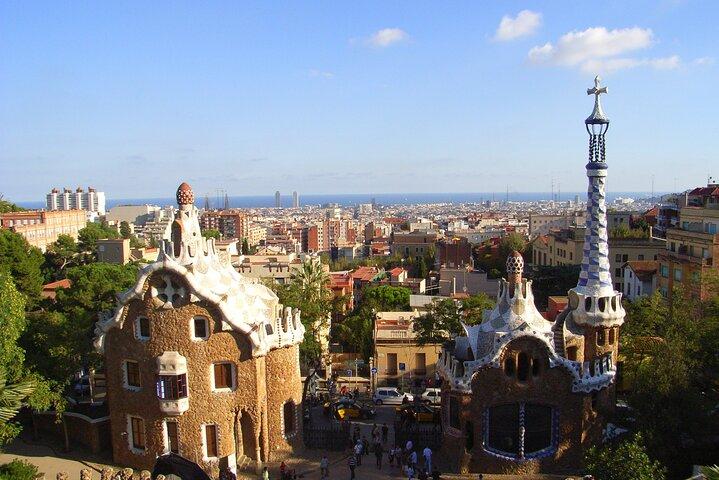 Excursión privada de un día a Barcelona, Montserrat y Park Güell