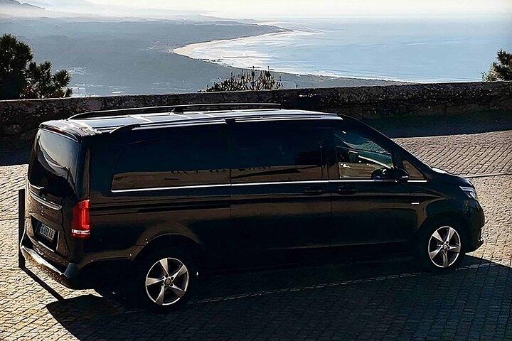Trasferimento dall'aeroporto di Lisbona agli hotel di Sintra, Cascais o Estoril