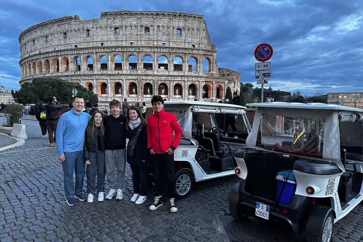 Private Golf Cart Highlights Tour in Rome