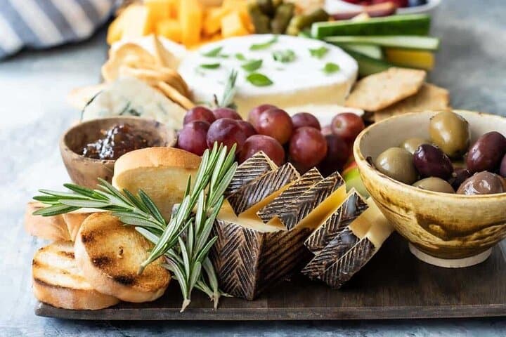 Paris Vegetarian Food Tour: Hidden Gems & Local Eats in Le Marais