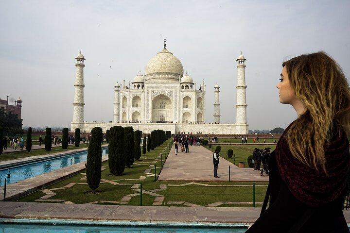 Taj Mahal Fast-Track Entry Ticket
