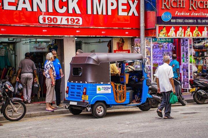 Colombo : Privé Tuk-Tuk City Tour met Gids & Alle Toegangskaarten