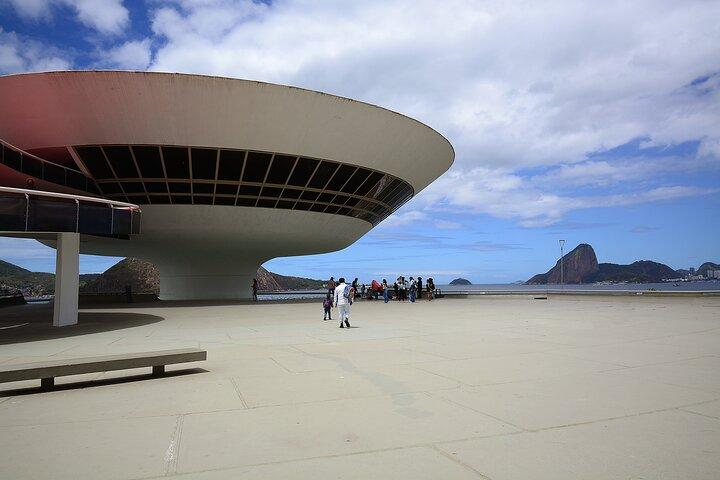 Tour por la ciudad de Niterói en el Museo Niterói y MAC Niemeyer