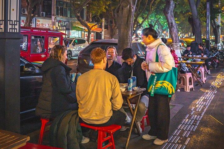 Chengdu Ganztagestour Pandas, Teehaus und Tuktuk Food Tour