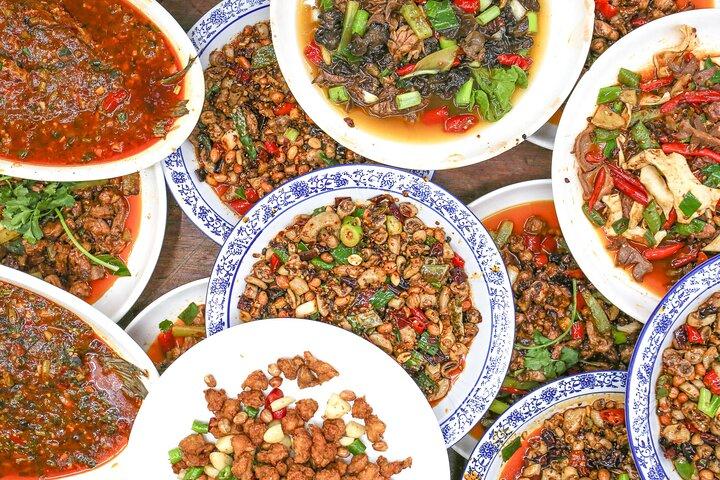 Chengdu Ganztagestour Pandas, Teehaus und Tuktuk Food Tour