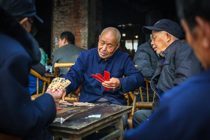Chengdu Ganztagestour Pandas, Teehaus und Tuktuk Food Tour
