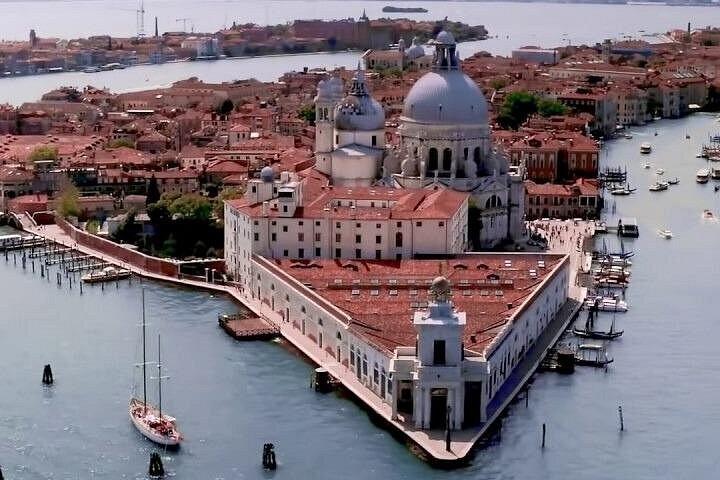 Mini-krydstogt mellem togstationen og San Marco