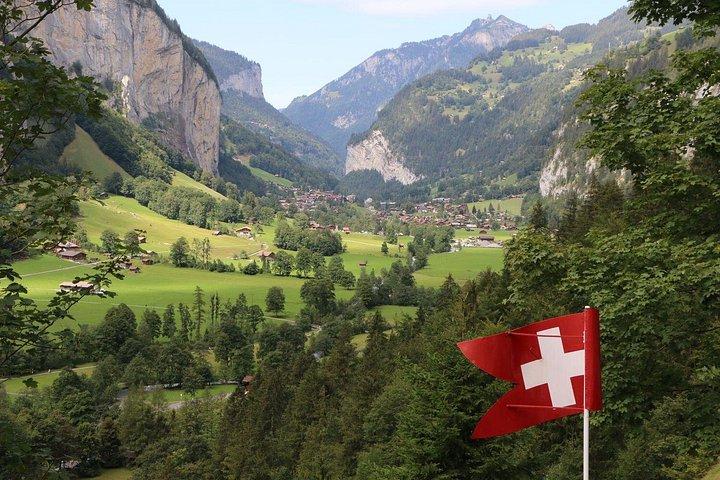 Interlaken Region Highlights Tour by Private Car