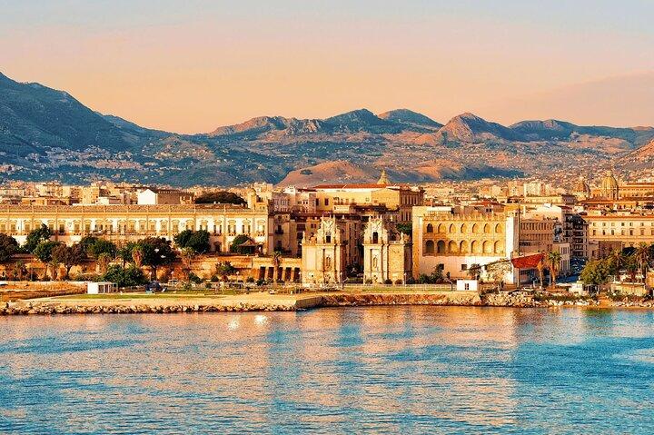 Palermo Private Walking Tour com um local