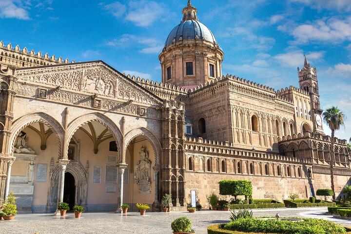 Palermo Private Walking Tour com um local