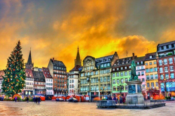 Estrasburgo Christmas Magic Self-Guided Walking Tour com um APP