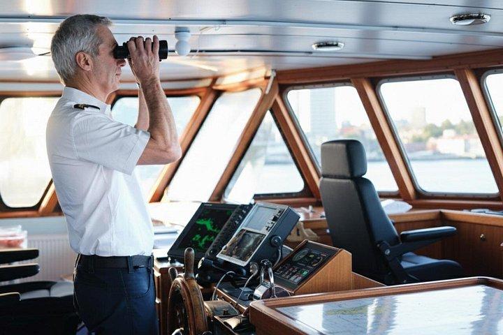 スウェーデン語フィカで行くストックホルムガイド付き群島クルーズツアー