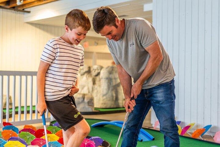 Experiencia de mini golf inmersiva en Boston