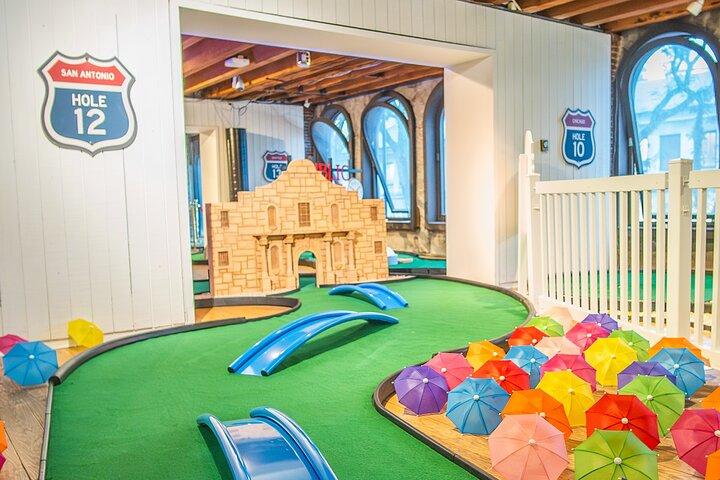 Esperienza immersiva di mini golf a Boston