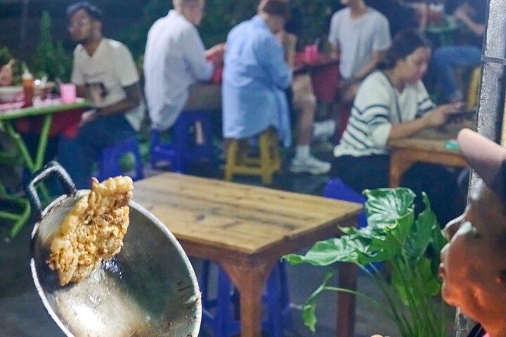 Bangkok Night Eats by Tuk Tuk - Hotel-pickup & diner