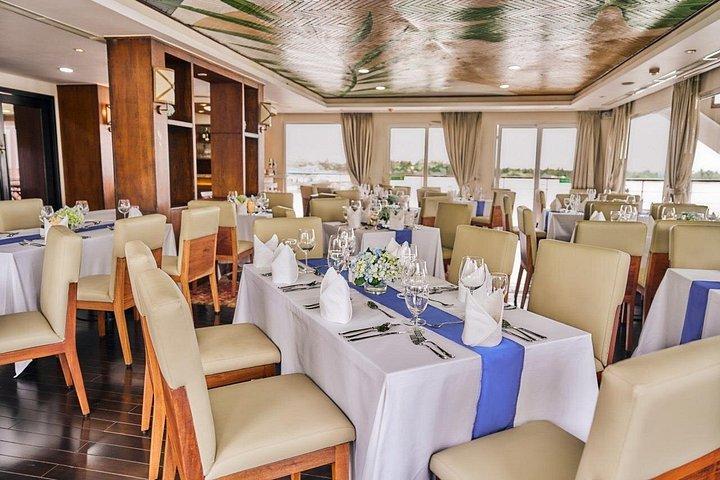 Saigon Dinner Cruise with Live Music & Skyline View from Rooftop