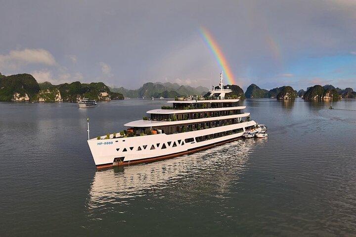 Hanoi : Elite of The Seas 2D1N Luxury Cruise – Halong & Lan Ha Bay（ハノイ：ザ・シーズのエリート2D1N豪華クルーズ－ハロン＆ランハ湾）