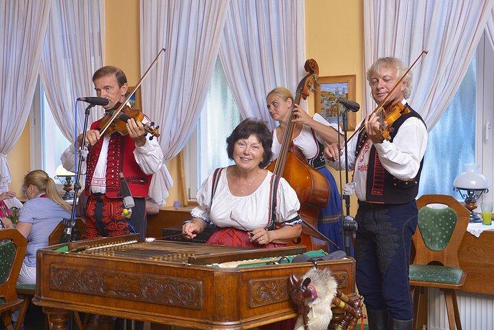 Folk Dinner Experience in Prague with Transportation