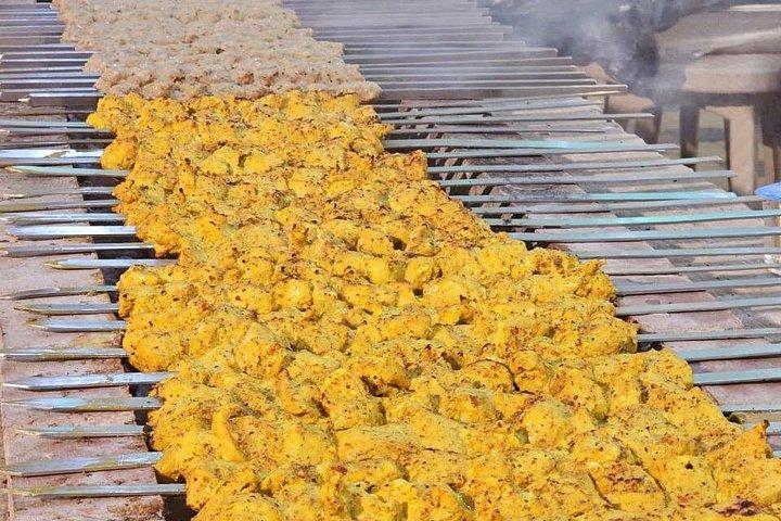 デザートサファリドバイ、クワッドバイクキャメルライブショー付きBBQディナー