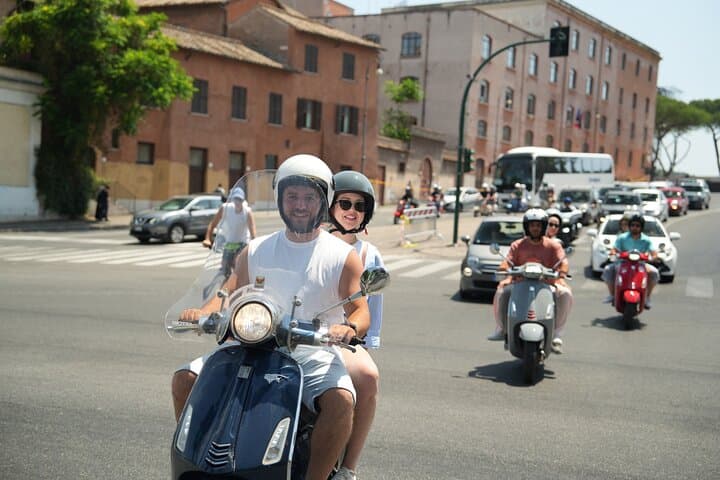 Rome Vespa Scooter Tour with Professional Photographer