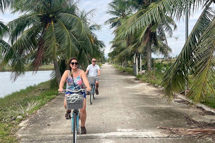 Hoi An fietstocht door het platteland, waterbuffel + mandboottocht
