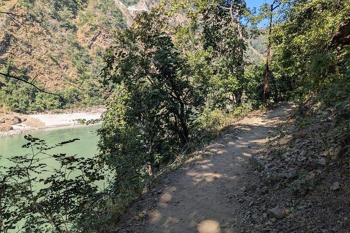 Rishikesh: Offbeat Day Hike & Meditation at Vashishta Cave