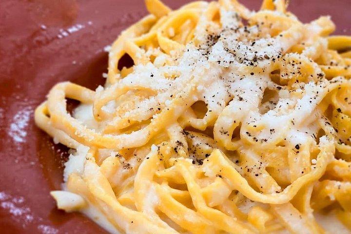 「タクシー待ちの列に並ぶ必要はなし：プロドライバーによるFCO ↔ ローマ間のプライベート送迎」