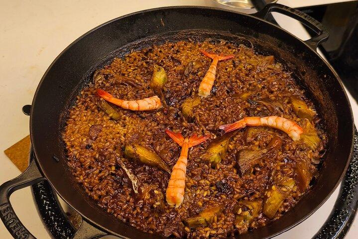 Premium Cooking Class in Designer Loft : Paella & Tapas Spagnole