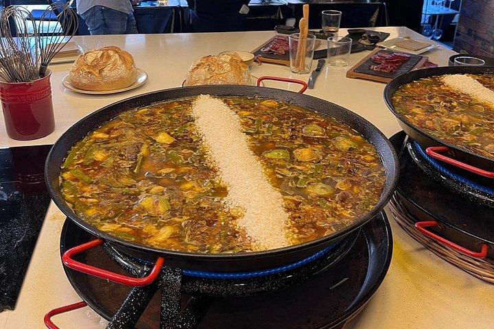 デザイナーロフトでプレミアム料理教室：パエリア＆スペイン語タパス