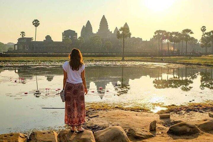 Angkor Wat highlight Tour From Sunrise -Small Group