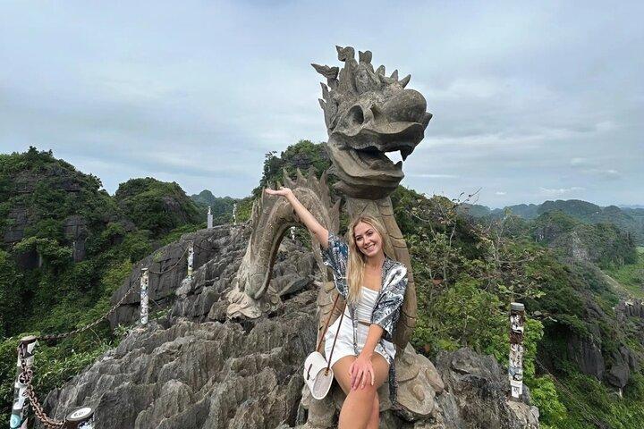 Tour privato di un giorno da Hanoi a Ninh Binh: Hoa Lu, Trang An e Grotta di Mua