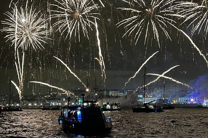 Crociera di Capodanno con fuochi d'artificio e spumante
