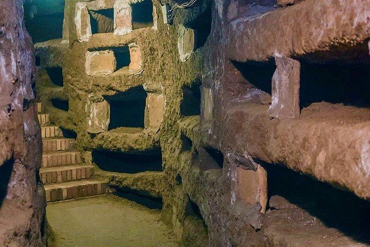 コロッセオ＆地下墓地付きローマプライベートゴルフカーツアー