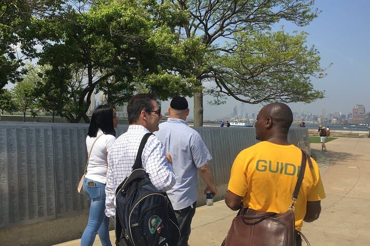 NYC Mafia and Ghost Tour to Ellis Island and Statue of Liberty